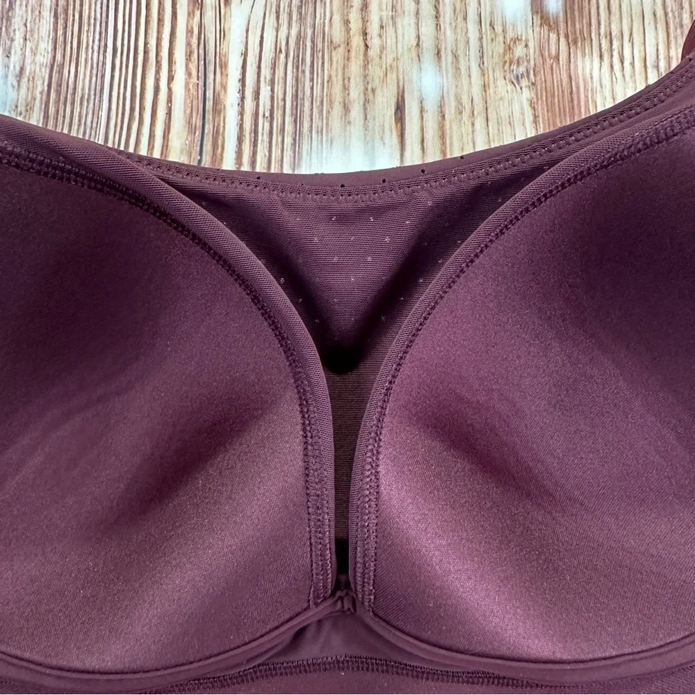 Lululemon Athletica Women’s Run Times Sports Bra Burgundy Size E34